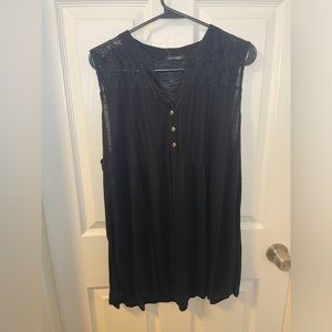 NWOT 2X Black Sleeveless Shirt with Lace Detail